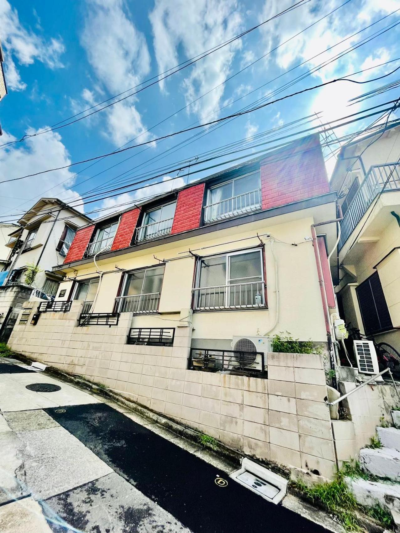 アパート Red House *